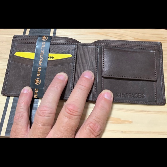 PASSAGE Brown Genuine Leather RFID Bi-fold Men's Wallet - Picture 7 of 10